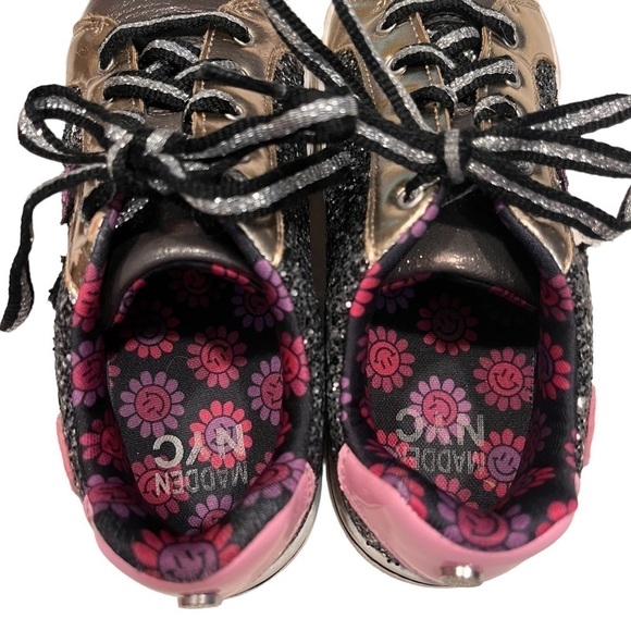 Madden NYC Big Girls Junie Sneaker Girls size 2 - Picture 4 of 6